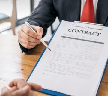 Business contract review and drafting in Canada