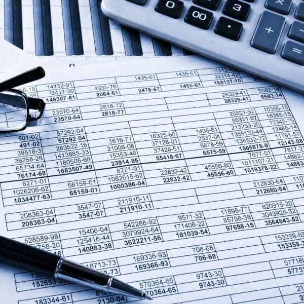 Monthly bookkeeping records and accounting documents in Canada